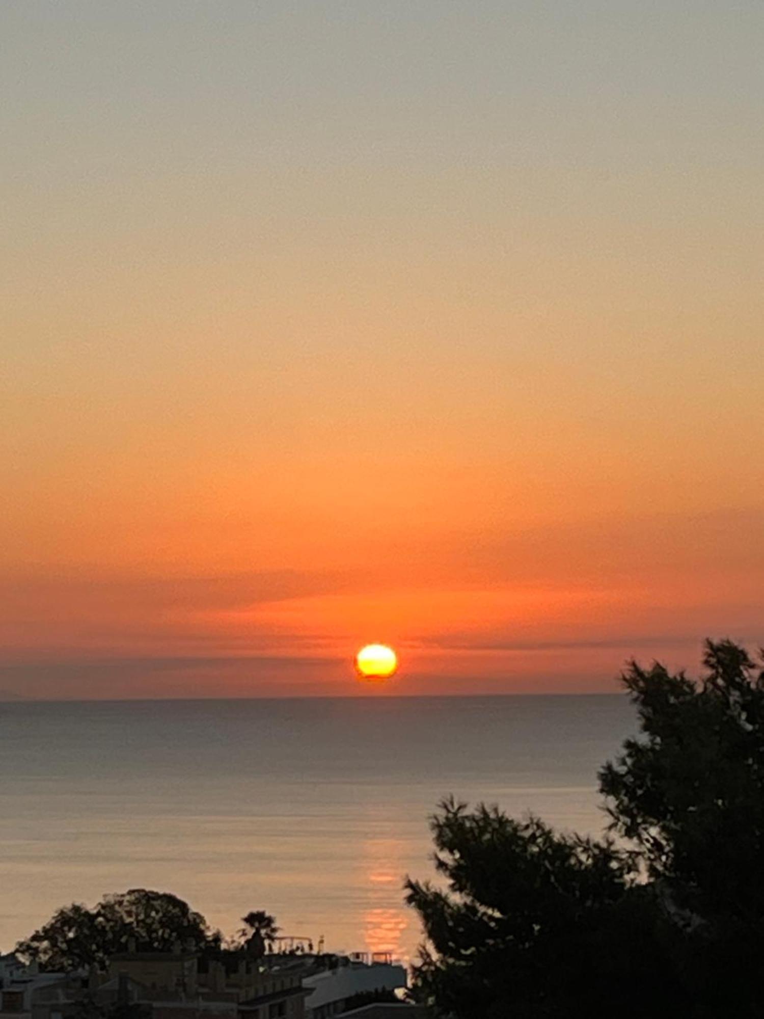 Sol Y Paz Apartment Torremolinos Luaran gambar